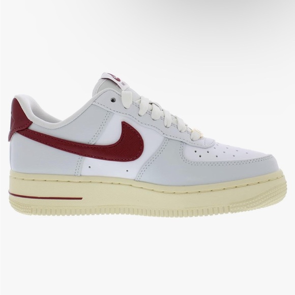 WOMEN’ S SIZE 9.5 - NIKE AIR FORCE 1 ‘07 NEXT NATURE ‘SISTERHOOD - TEAM RED’ - Picture 3 of 11